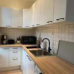 Quiet Apartment, Trendy Gruenerlokka