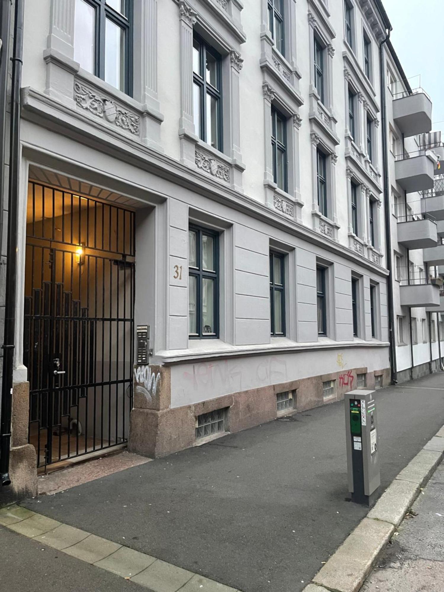Quiet Apartment, Trendy Gruenerlokka